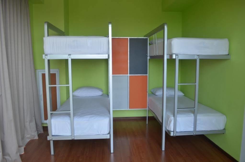 Edu Hostel Джок'якарта Екстер'єр фото